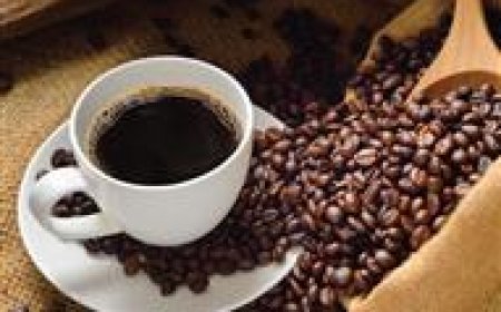 هل تساعدنا القهوة على البقاء رطبين؟ الإجابة لدى أخصائية التغذية