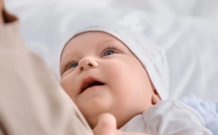 "الغذاء والدواء": حليب الأم هو البداية الأنسب لصحة الطفل.. وفوائد الرضاعة الطبيعية تمتد لكليهما