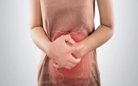 تناولها على الريق.. 5 مشروبات تنظف الأمعاء من السموم