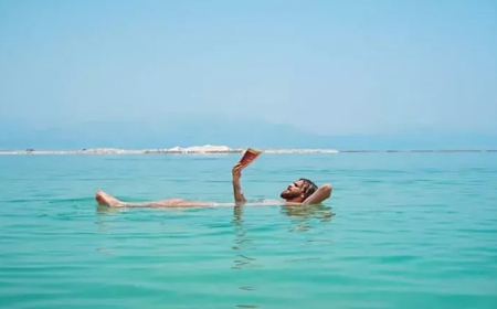 البحر الذي لا يغرق فيه الإنسان.. ما سر البحر الميت؟