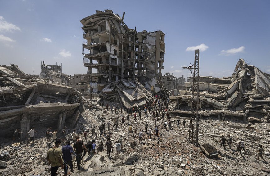 عشرات القتلى والجرحى في غارات إسرائيلية على قطاع غزة وسط أزمة المساعدات الإنسانية