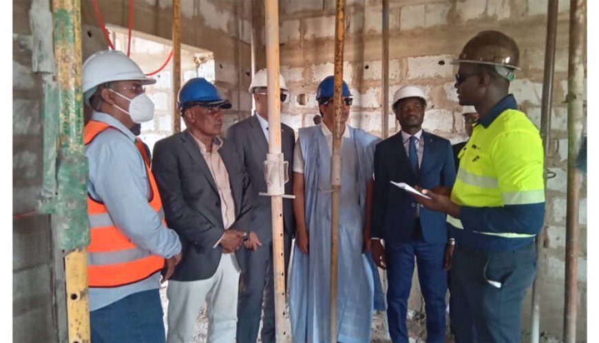 والي إينشيري يتفقد أشغال بناء منشأة تعليمية وبعض الفصول الدراسية