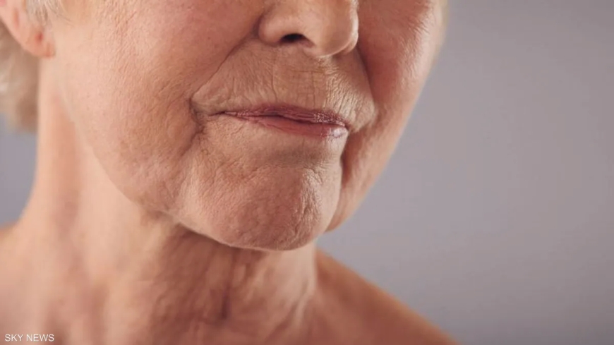 فيتامين سي والتجاعيد.. طبيب يكشف وقت الاستخدام الصحيح