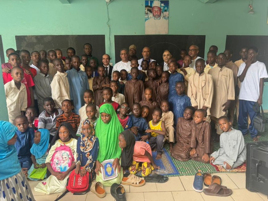 وفد رسالة السلام يزور مدرسة في داكار والقائمون عليها يثنون على فكر الأستاذ على الشرفاء