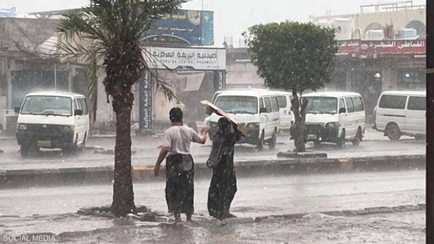 اليمن.. الأمطار تحاصر عدن ووفيات في شبوة وحضرموت