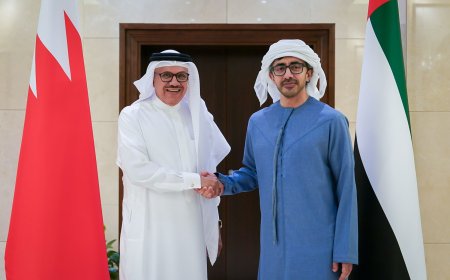 عبدالله بن زايد يستقبل وزير خارجية البحرين ويبحثان العلاقات الأخوية بين البلدين