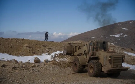 الجيش الإسرائيلي يصادر أطنانا من الأسلحة خلال اقتحام شرق سوريا