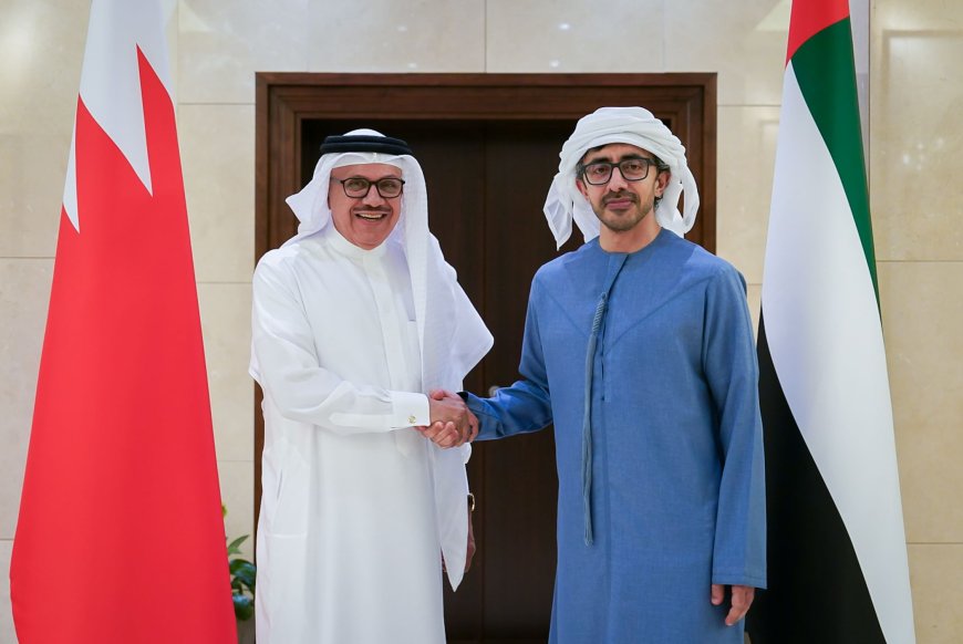 عبدالله بن زايد يستقبل وزير خارجية البحرين ويبحثان العلاقات الأخوية بين البلدين