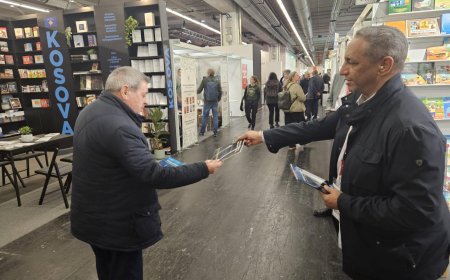 استمرار توزيع إصدارات مؤسسة رسالة السلام في معرض فرانكفورت الدولي للكتاب