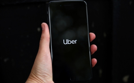 أوبر تخطط لنشر 100 ألف مركبة ذاتية القيادة