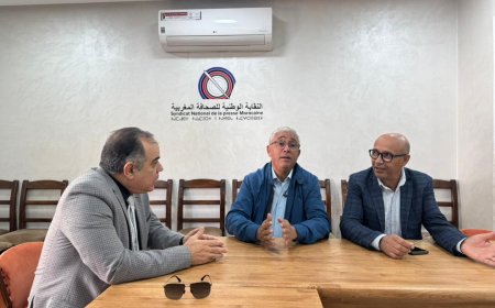 بالصور وفد مؤسسة رسالة السلام يلتقى مع رئيس النقابة الوطنية للصحافة المغربية