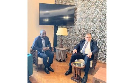 وزير العدل يبحث مع نظيره الجزائري التعاون المشترك