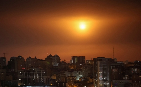 انقطاع الكهرباء عن عشرات آلاف الأوكرانيين في هجوم روسي ضخم