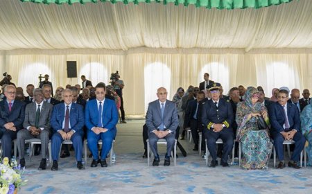 رئيس الجمهورية يضع حجر الأساس لمعلمة نصب الأمة والمقر الجديد للوكالة الوطنية للطيران المدني