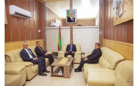 وزير الداخلية يستقبل السفير الفرنسي