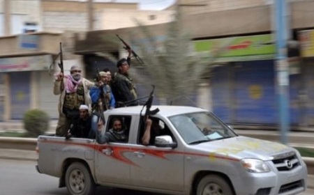 إصابة عناصر من القوات الأميركية في إطلاق نار بوسط سوريا