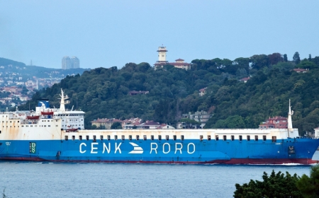 أنقرة تحذر من التصعيد بالبحر الأسود بعد تضرر سفينة شحن تركية