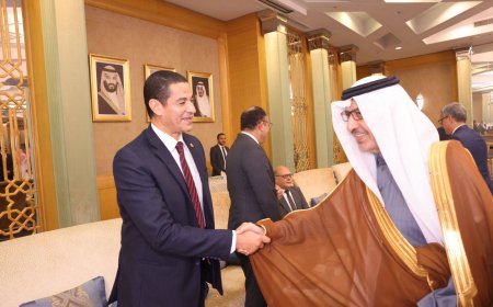 رئيس أكاديمية السادات للعلوم الإدارية يشارك السفارة السعودية الاحتفال باليوم العالمي للغة العربية