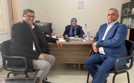 وفد مؤسسة رسالة السلام يعقد جلسة عمل مع مسؤولة الشؤون الأكاديمية بجامعة الزيتونة