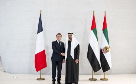ماكرون من الإمارات: فرنسا ستبني حاملة طائرات جديدة