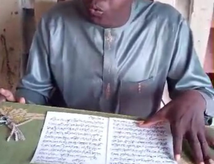 بالفيديو والصور ..درس تعليمى فى مدرسة بالنيجر لشرح مقال الأستاذ على الشرفاء : الرجوع إلى الله 