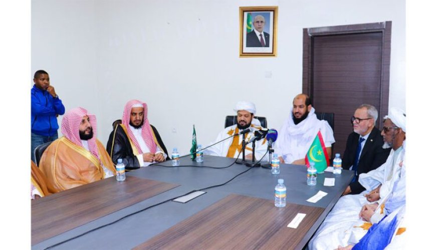 إمام الحرم النبوي الشريف يؤدي زيارة لهيئة العلماء الموريتانيين والمجلس الأعلى للزكاة