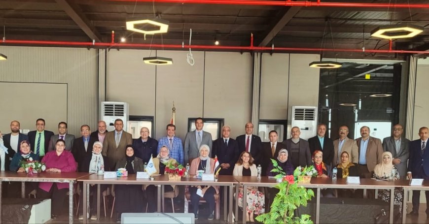 رئيس أكاديمية السادات يبحث مع عمداء الكليات الأداء وخطط التطوير