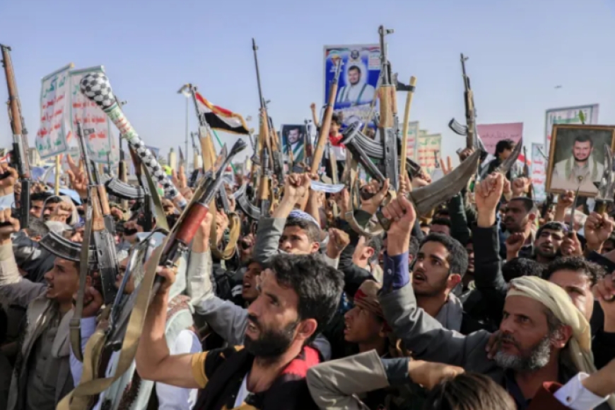 الحوثيون يحتجزون 10 من موظفي الأمم المتحدة في صنعاء