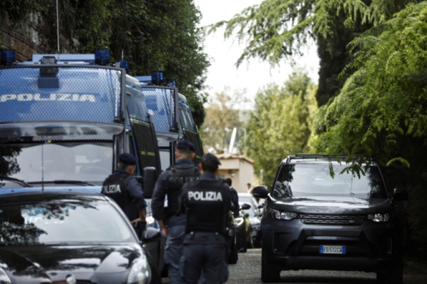 إيطاليا تعتقل 384 شخصًا في حملة واسعة لمكافحة المخدرات